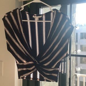 Love tree size small plunge neck crop top